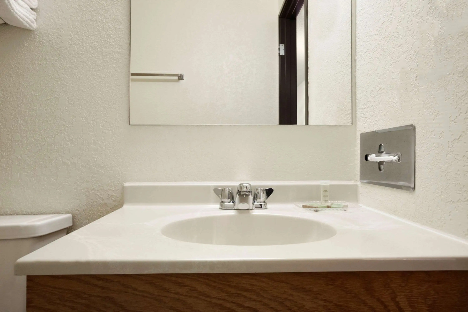 Super 8 by Wyndham Houghton