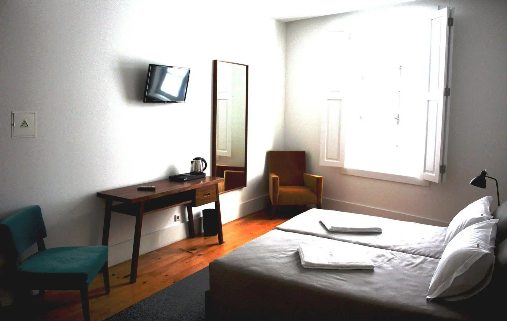 Trovador City Guest House
