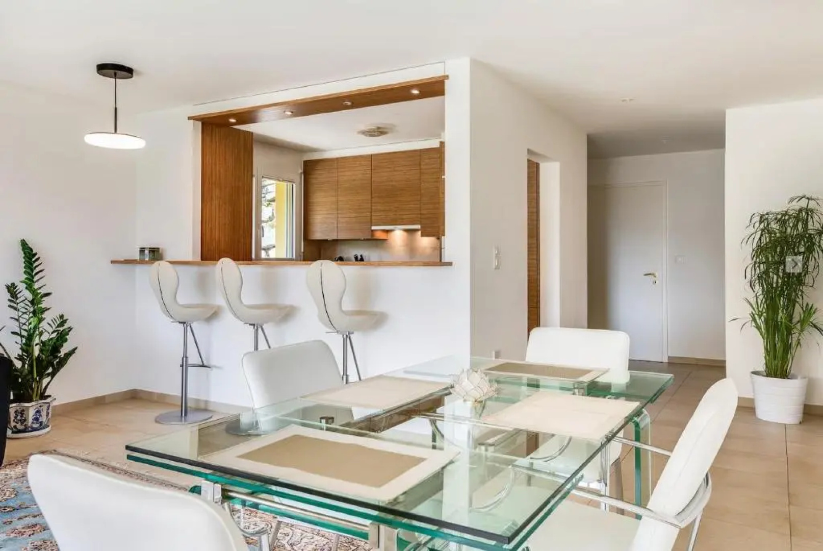 Beautiful and cozy apartment for families with a large garden terrace in Blonay by GuestLee