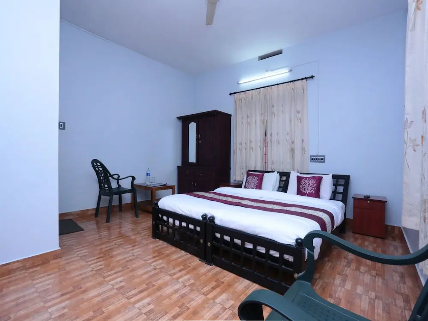 OYO 10484 Hotel Coffee County Retreat