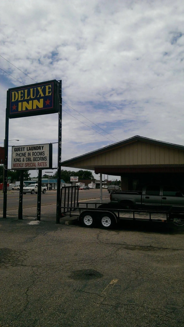 Deluxe Inn