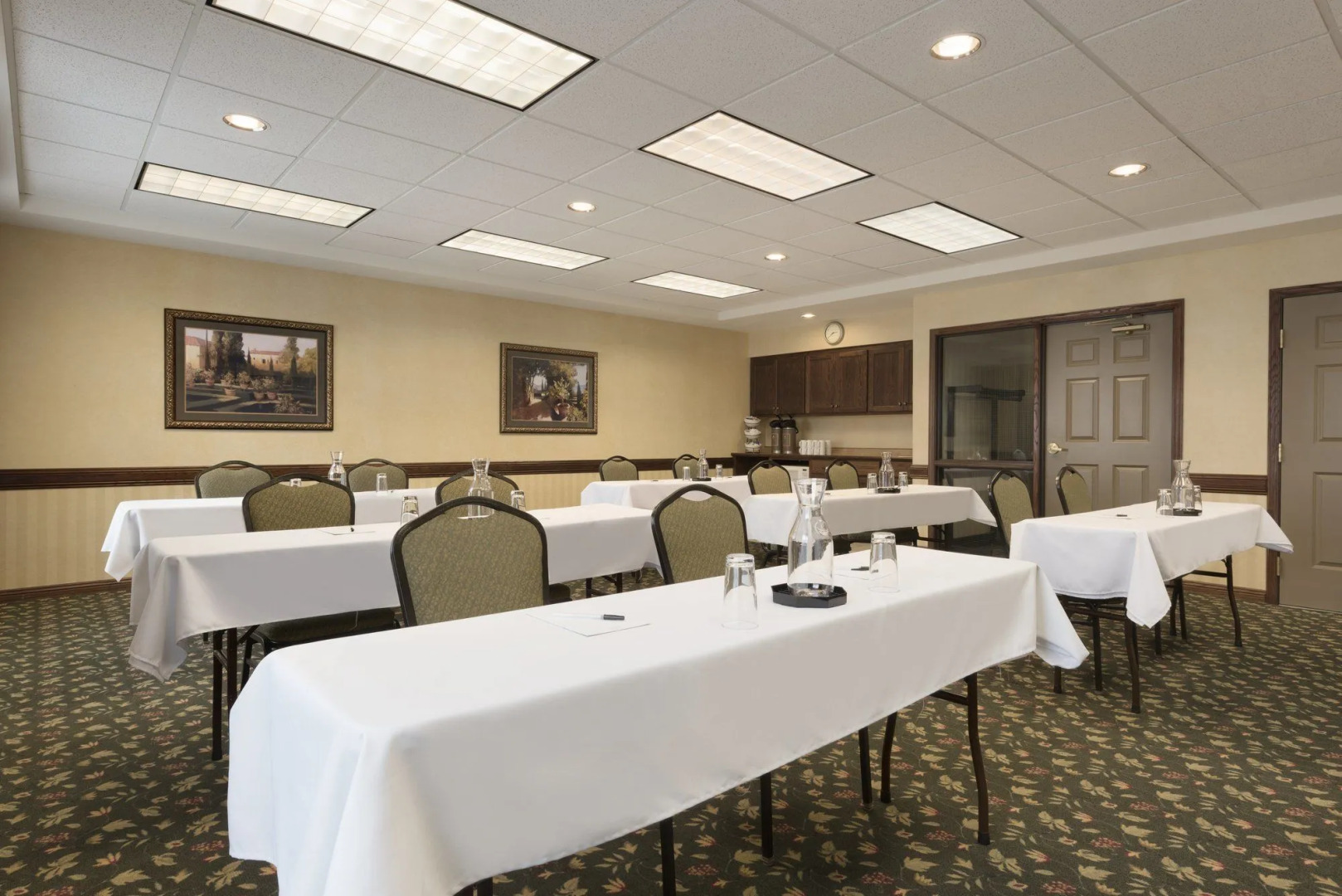 Country Inn & Suites by Radisson, St. Cloud East, MN