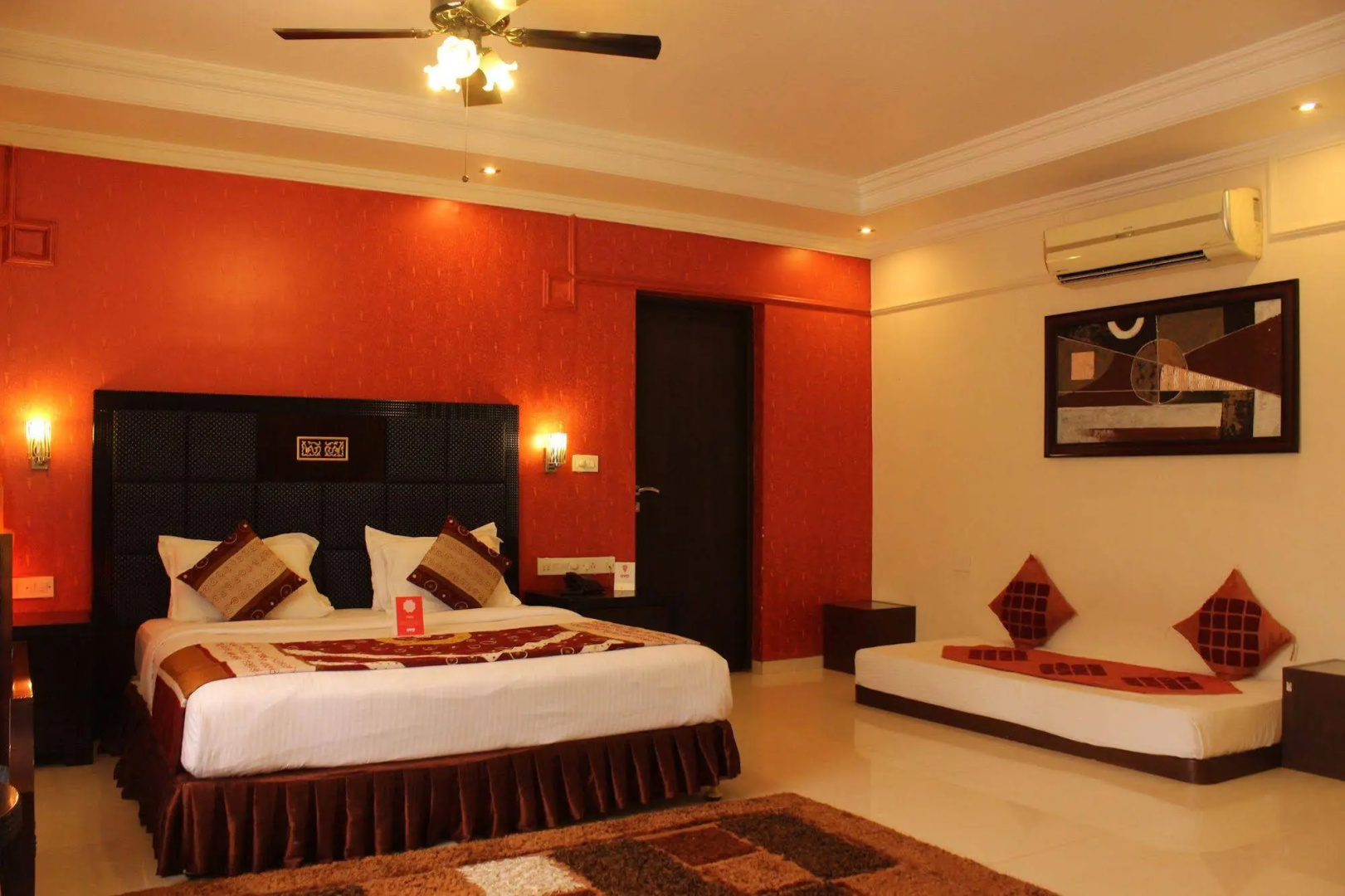 OYO 2303 Hotel Royal Mirage