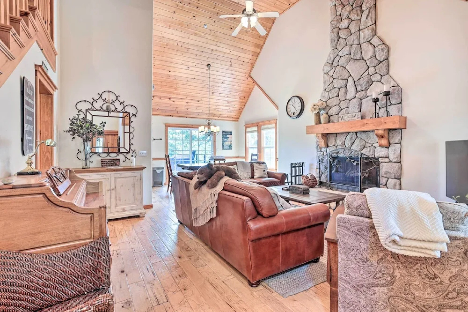 Spacious Lake Arrowhead Home w/ Putting Green