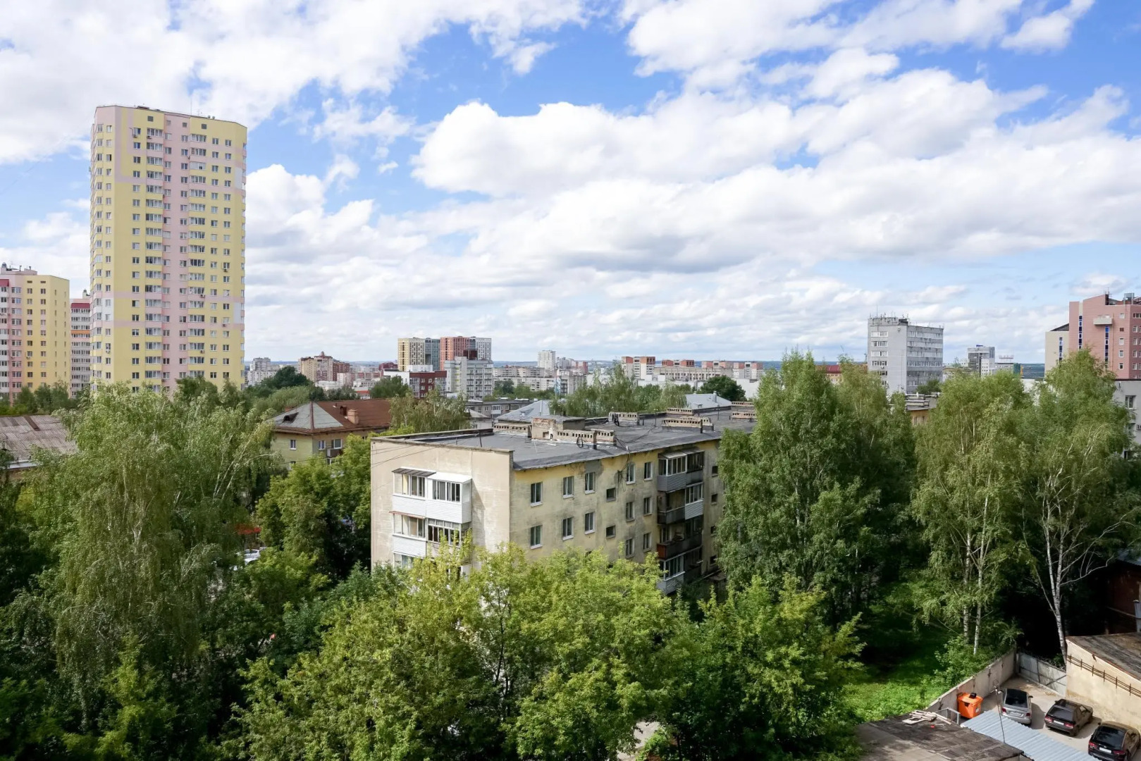 Leto Apart (Лето Апарт) на улице Революции 52В