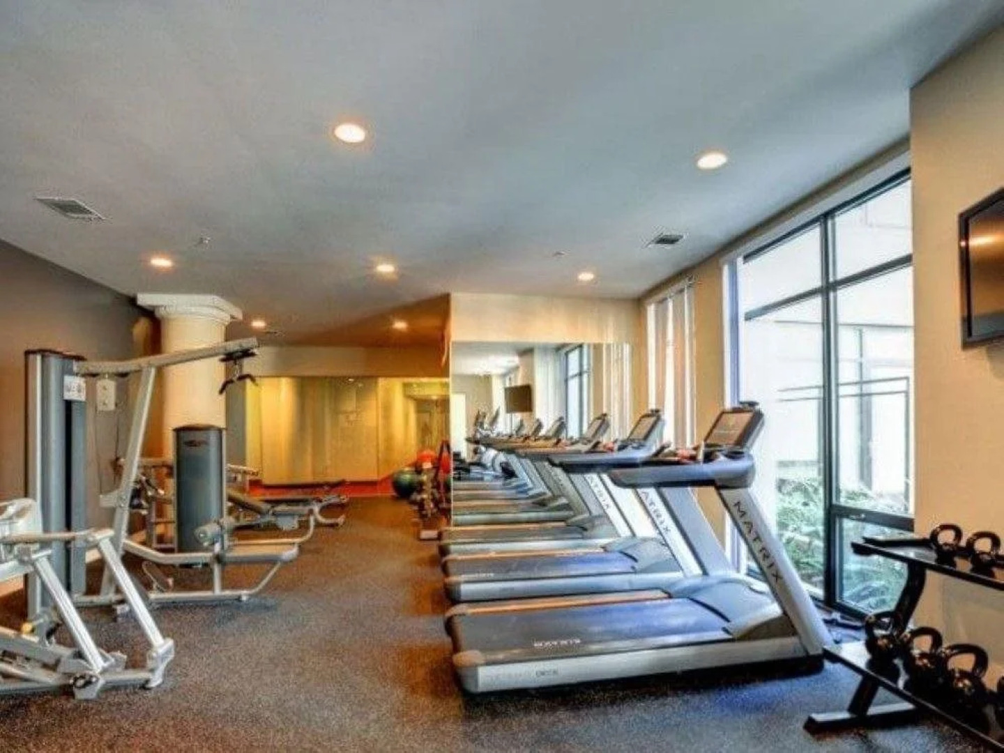 Global Luxury Suites at the Gateway Arch