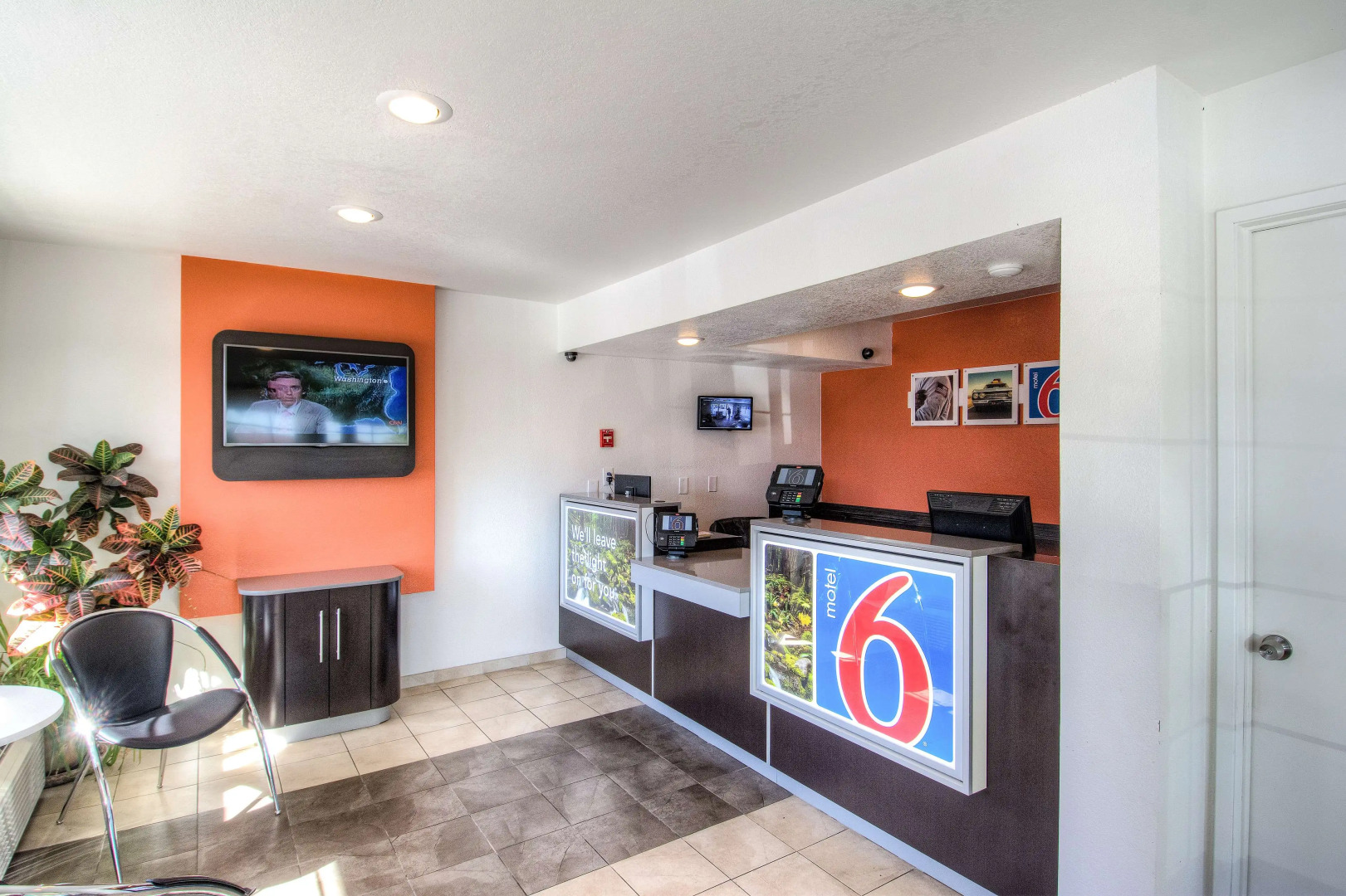 Motel 6 Redding, CA - South