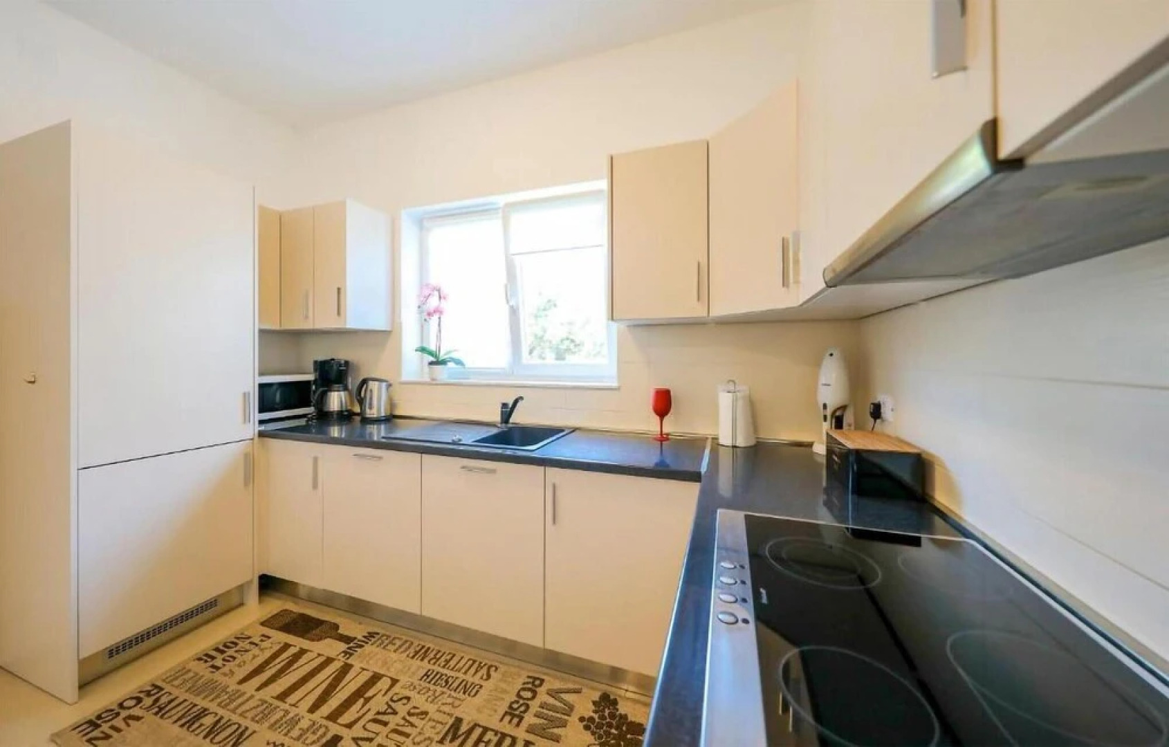 Amazing Home in Ist With 3 Bedrooms and Wifi