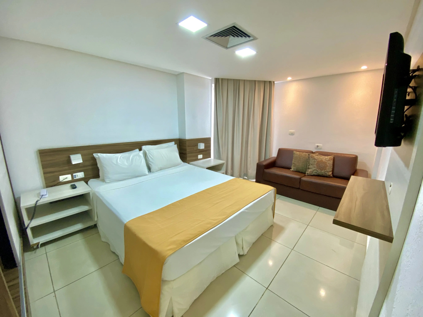 Nobile Suites Tambaú