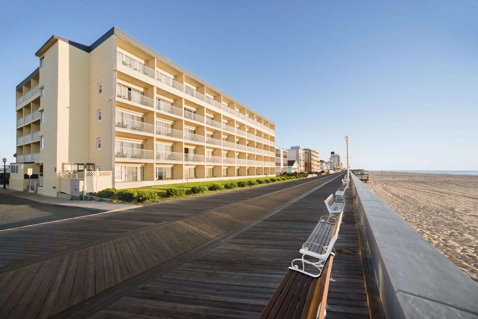 Howard Johnson Ginwa Plaza Hotel