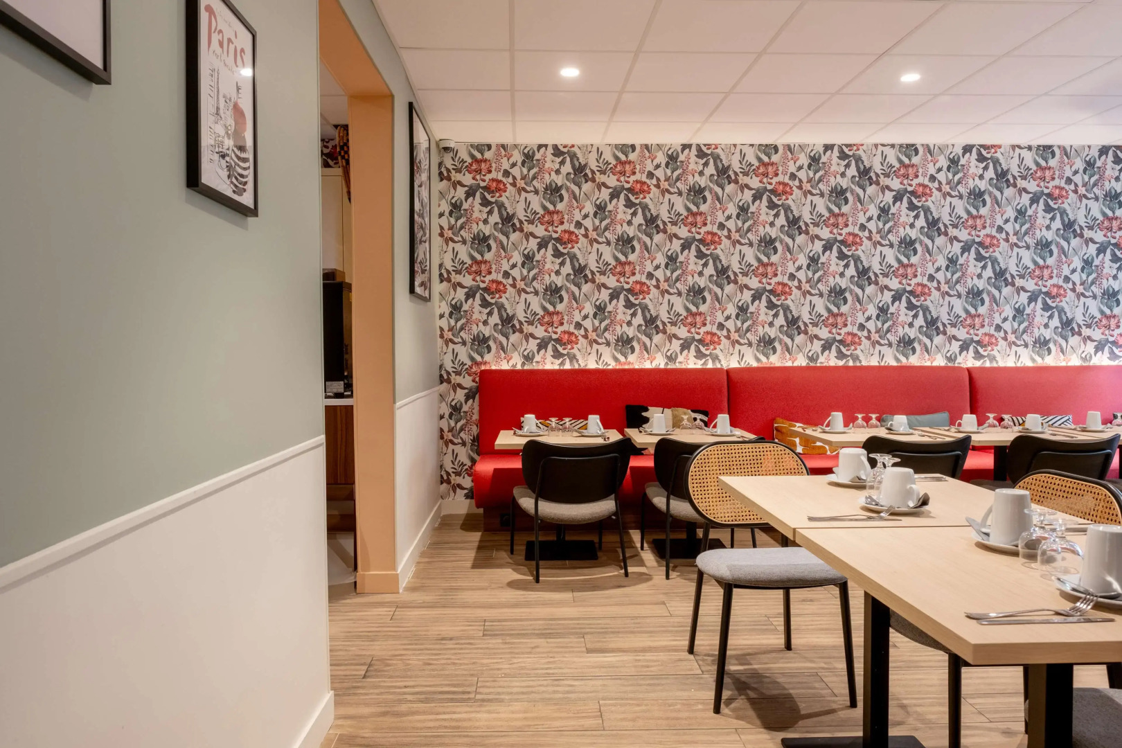 Kyriad Paris 10 - Canal Saint Martin - République