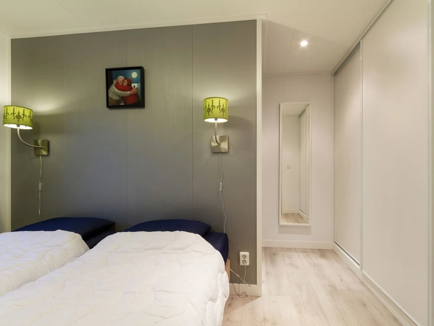 Modern chalet with two terraces and near a pond