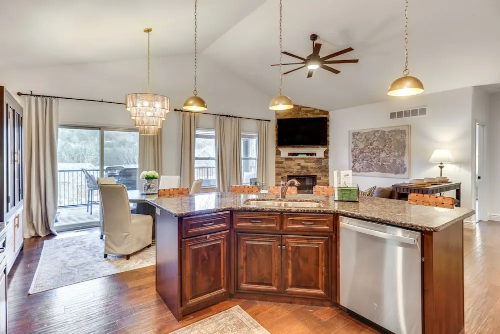 Golf-course View Resort Home in Lake of the Ozarks