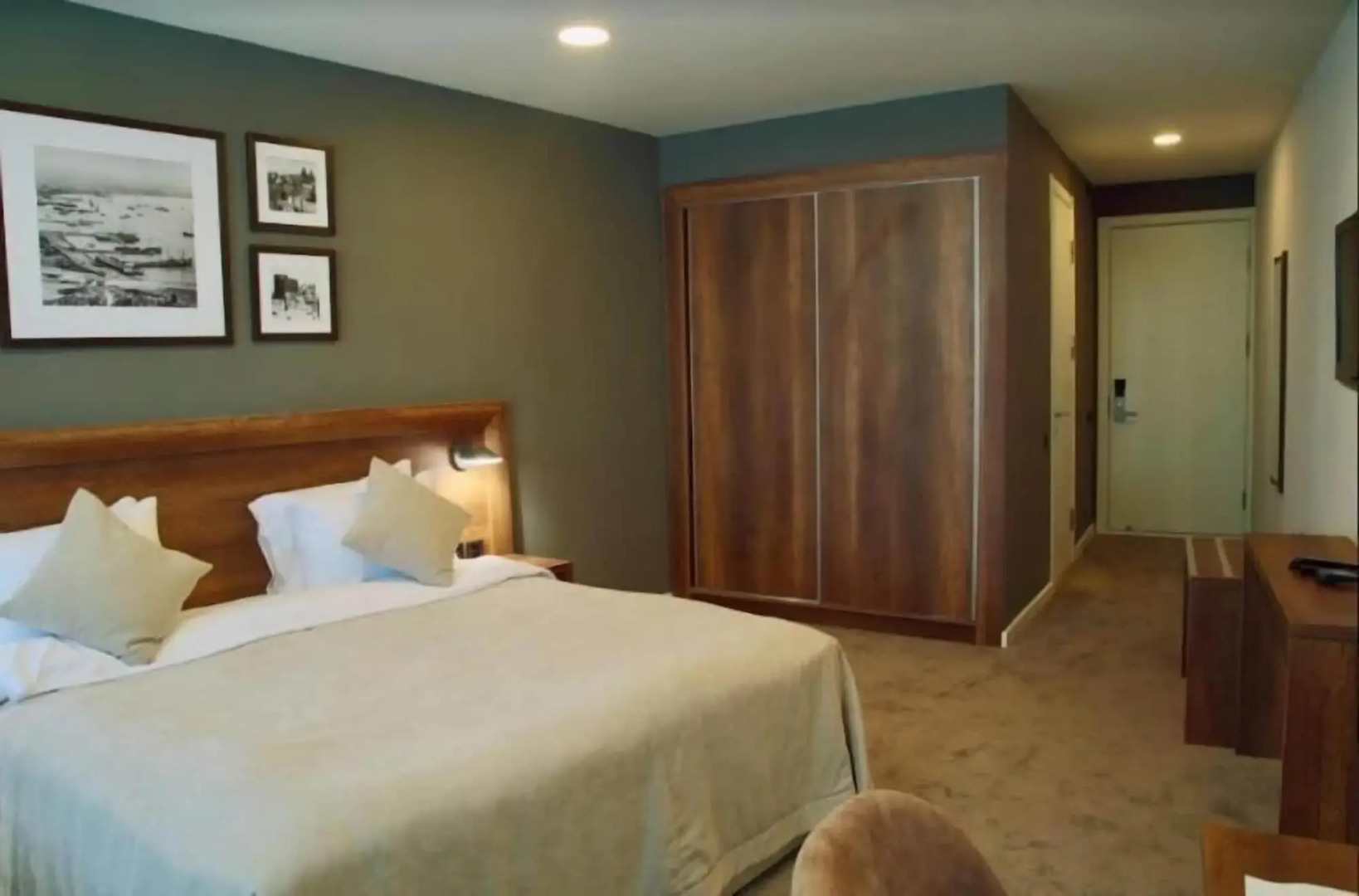 Отель «Яхт-клуб»