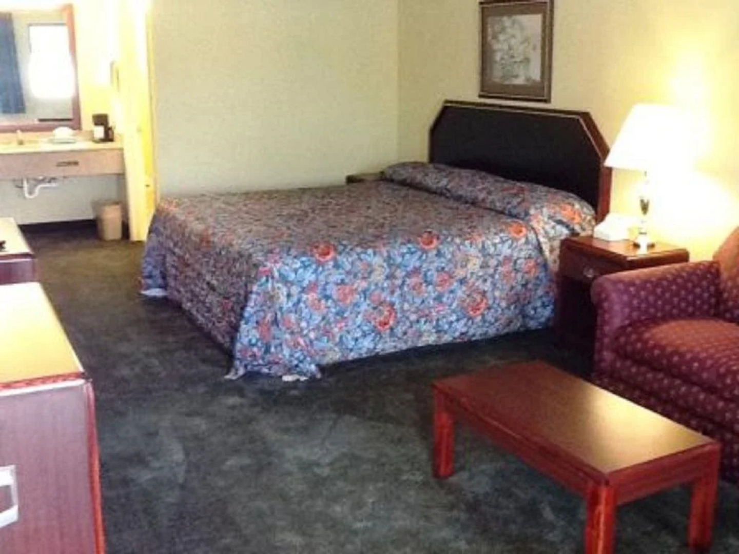 Bayou Inn & Suites