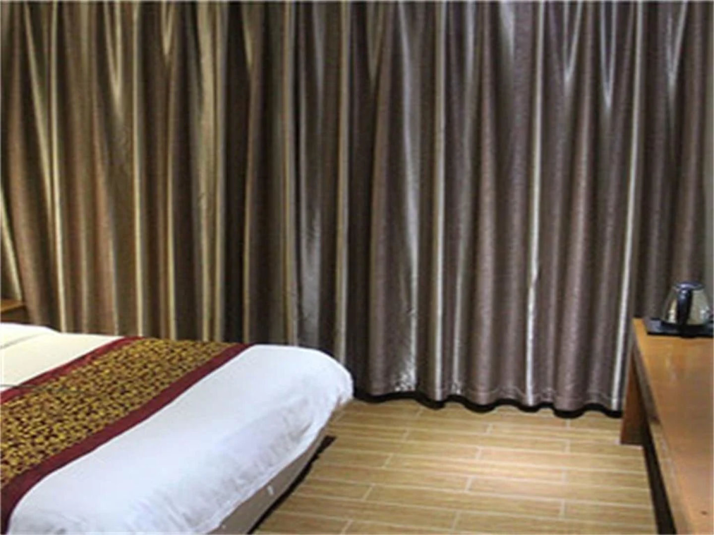Yujing Business Hotel