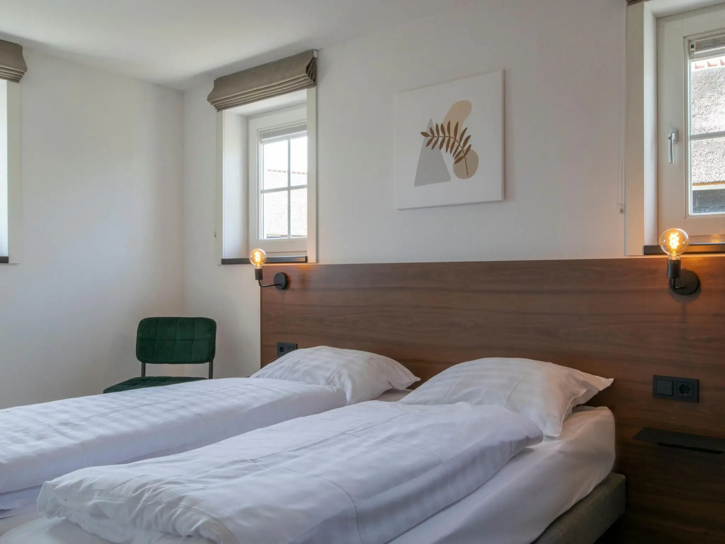 Thatched villa with two bathrooms, on a holiday park surrounded by nature