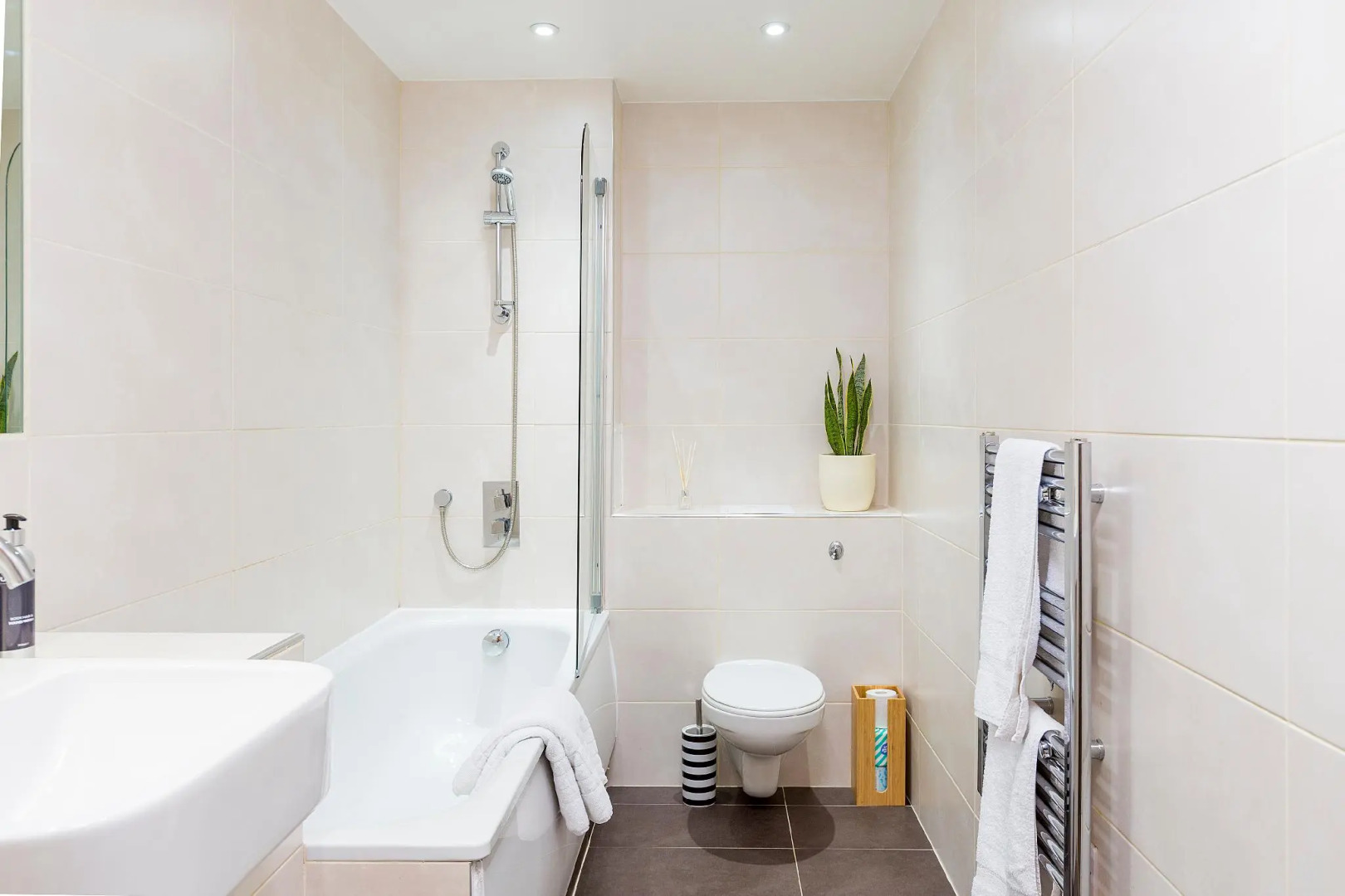 Pure Panorama Apartments