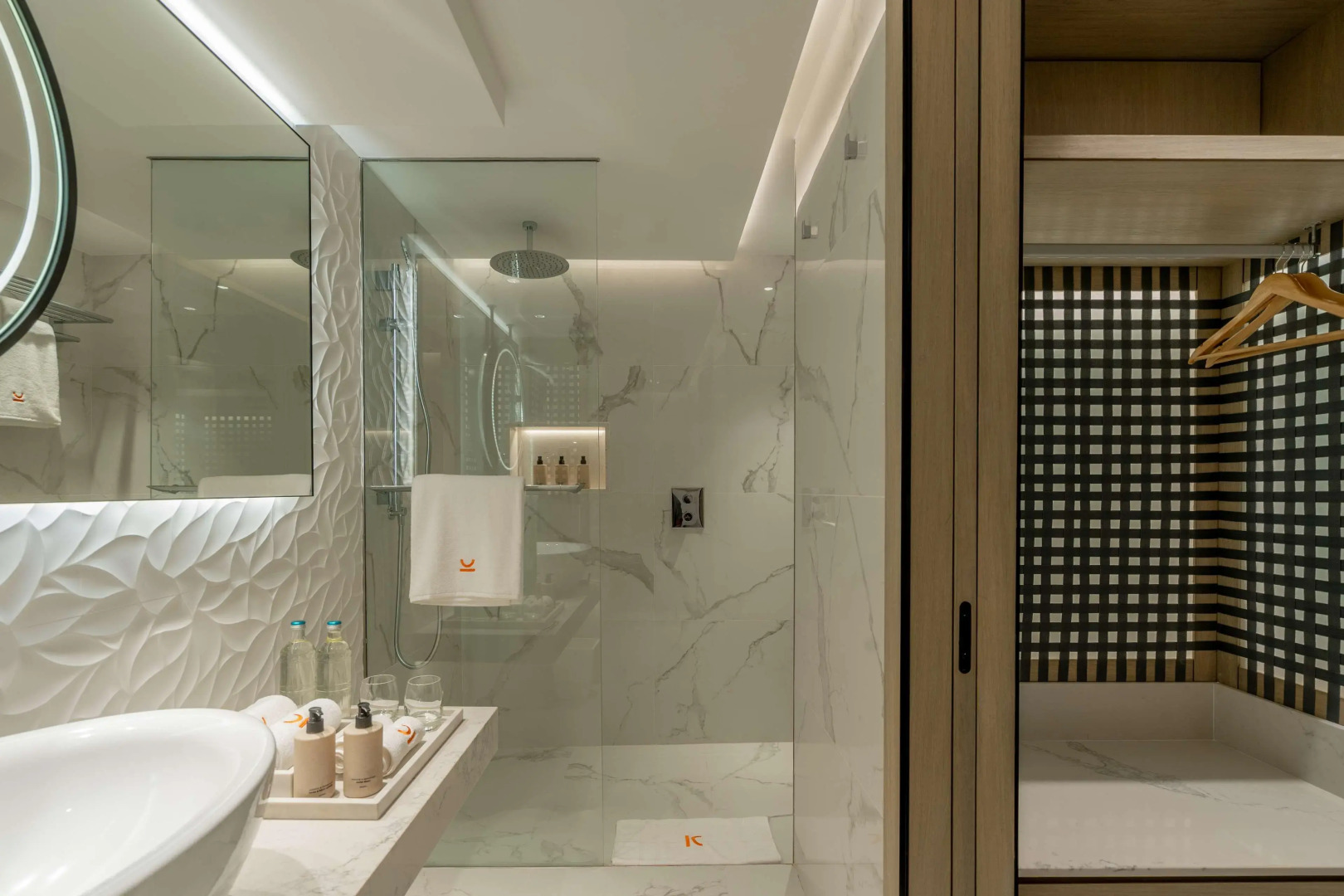 Kwetu Nairobi, Curio Collection By Hilton