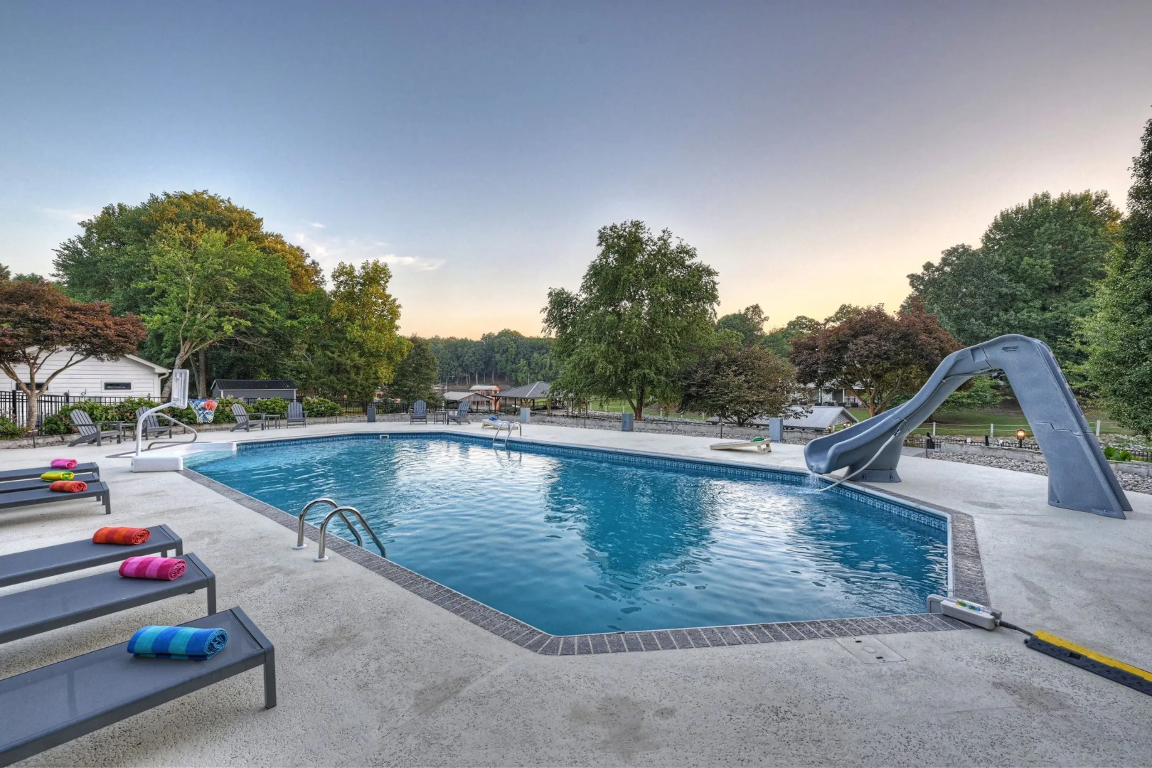 Sip, Sip Away by Avantstay Pool + Hot Tub