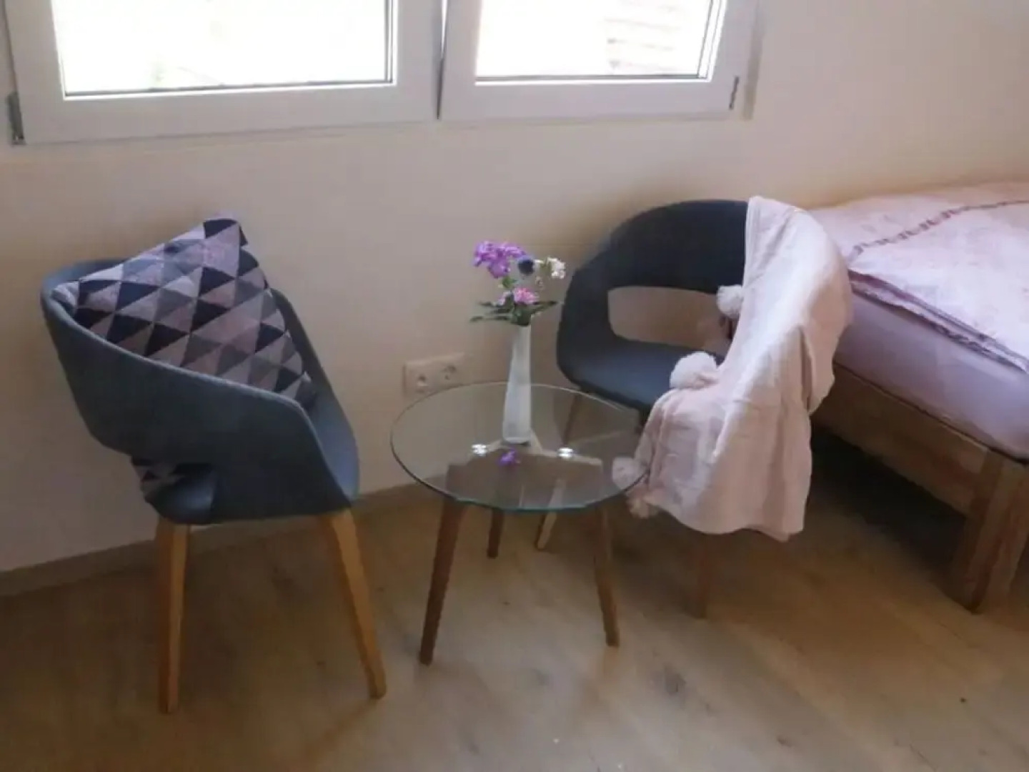 Welcoming Apartment Near Lake