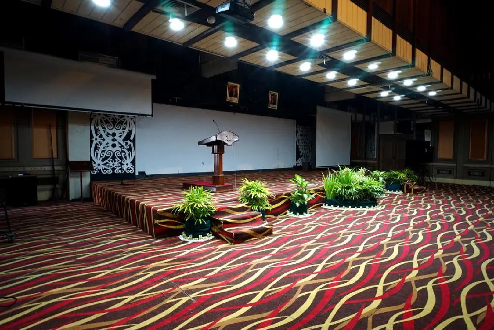 Capital O 1963 Hotel The New Benakutai