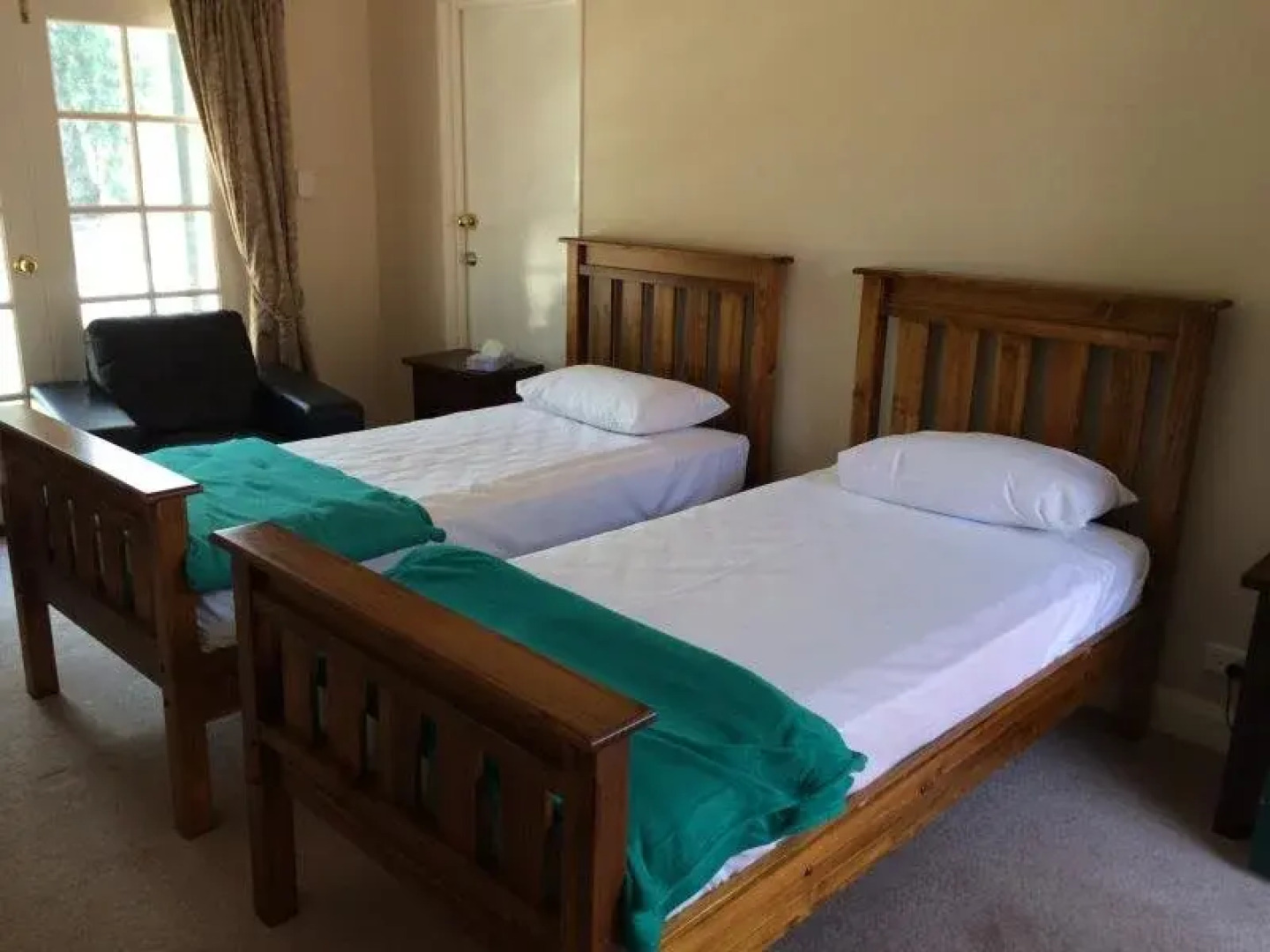 The Nosh and Nod - Howick Street