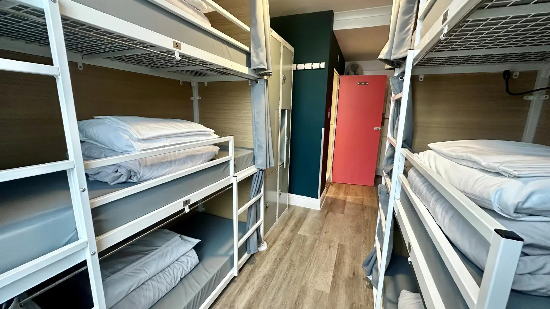 Smart Hyde Park View - Hostel