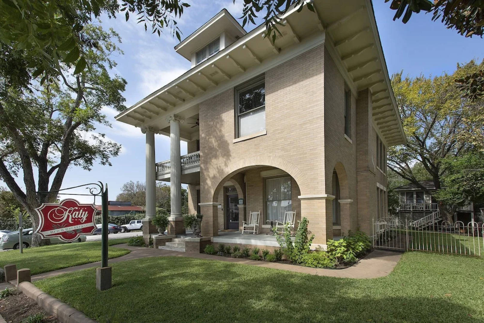 Katy House Bed and Breakfast