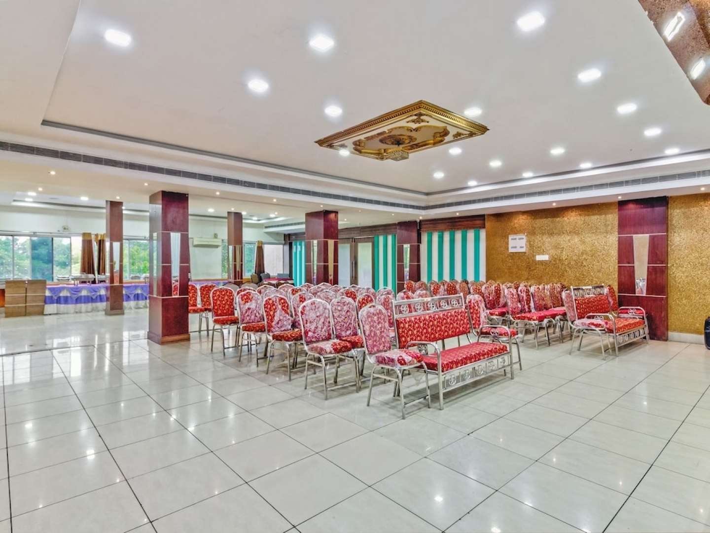 Capital O 43238 The Taj Regency