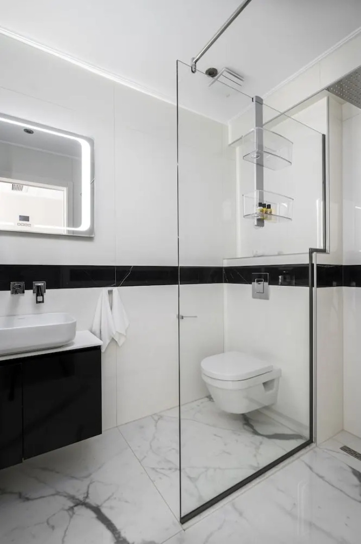 Villa Monte Leone by Konnect with Pool, Hot Tub, Spa Room & Stunning Seaview