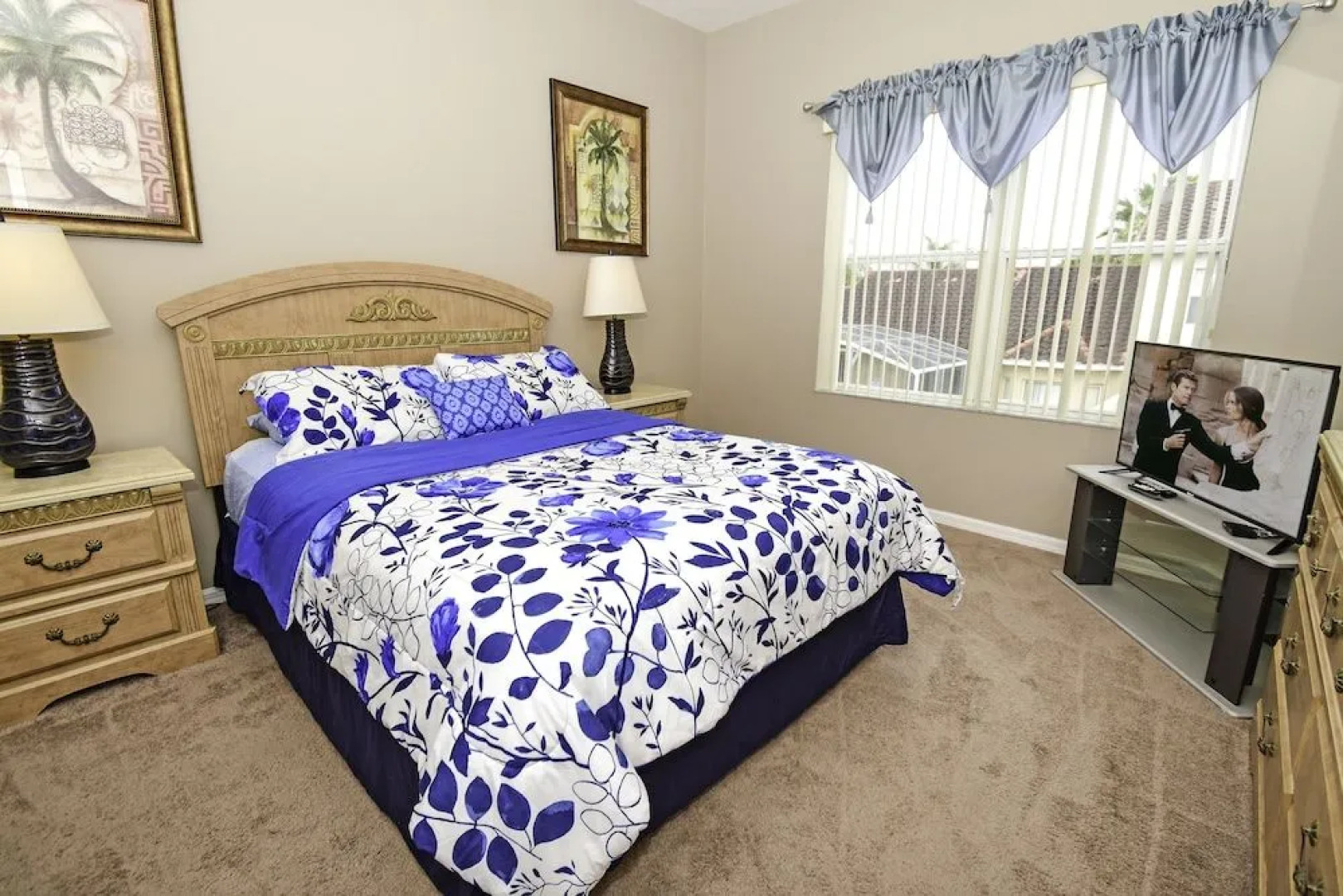 T914BD Hillside Courtyard 4 Br villa by RedAwning