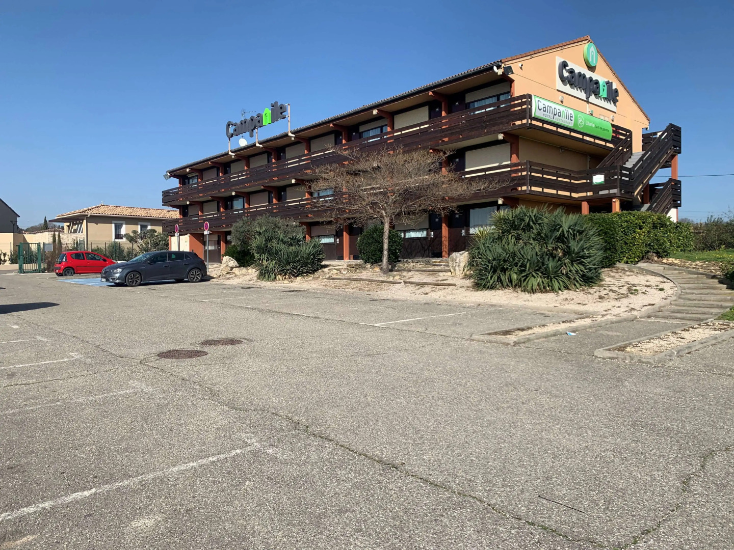 Campanile Salon De Provence