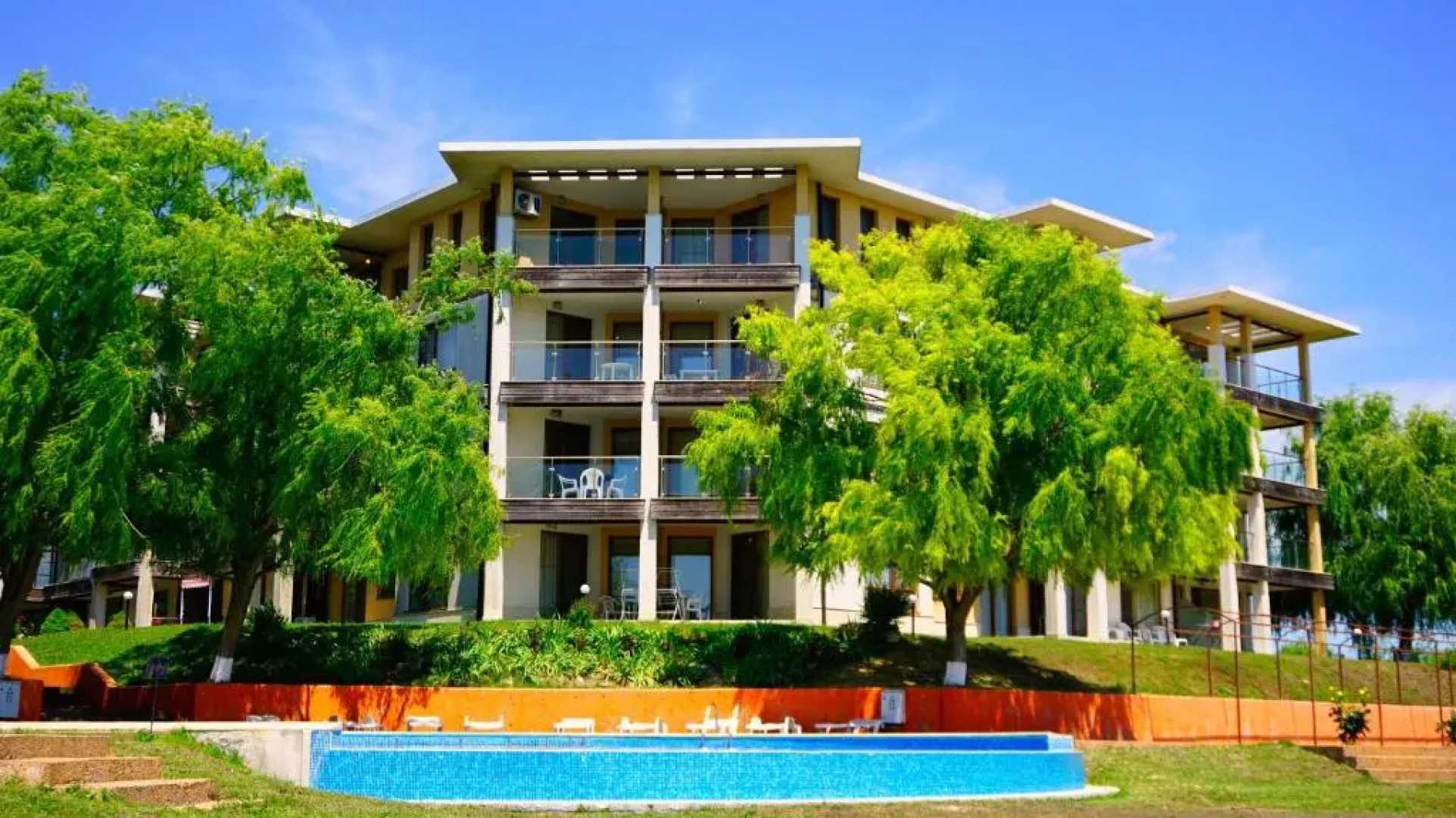 Морски апартаменти Джулая Морнинг - Sea View Apartments July Morning