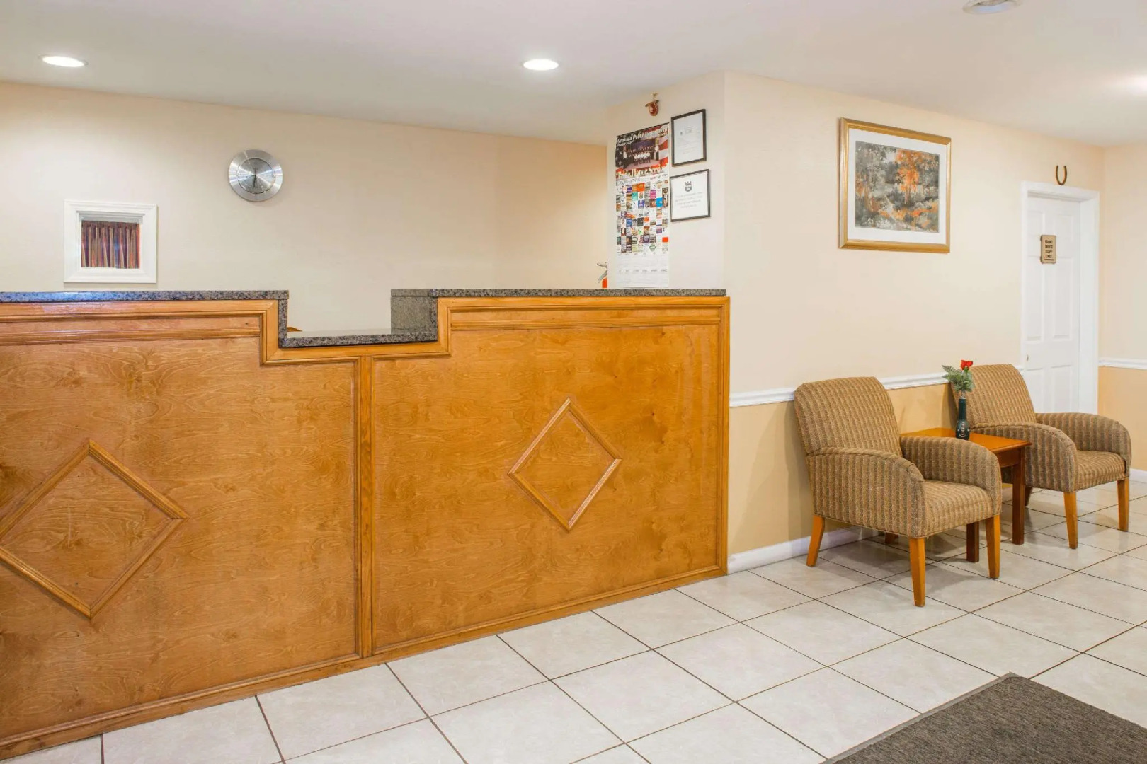 Knights Inn - Grenada MS