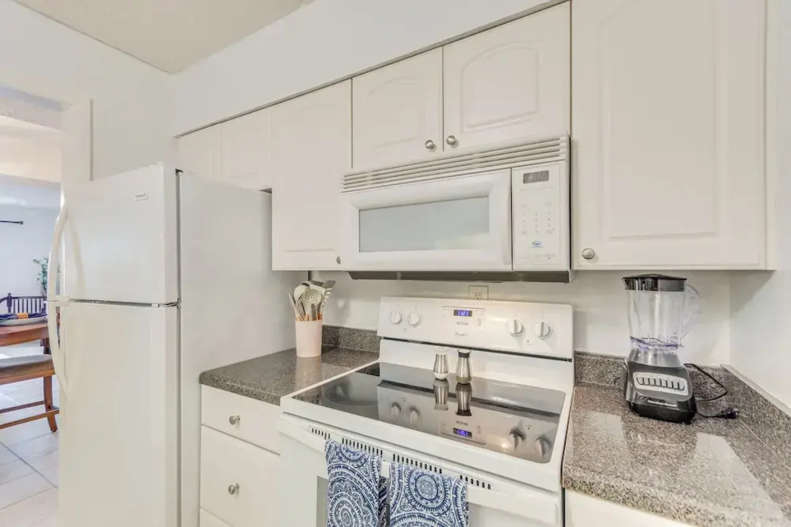 Waterfront Community w/ Perks: Mary Esther Condo