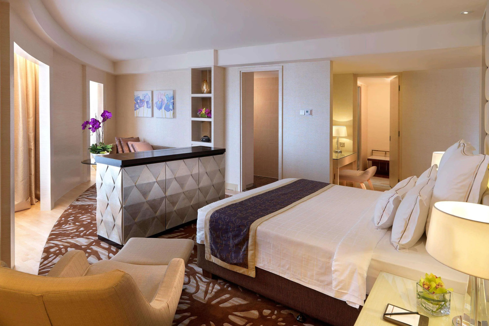 Отель One World