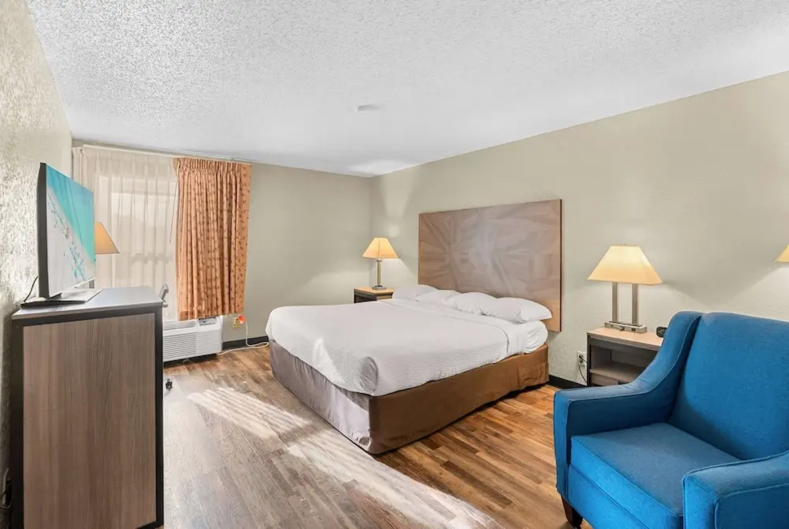 Baymont Inn & Suites Lawrence