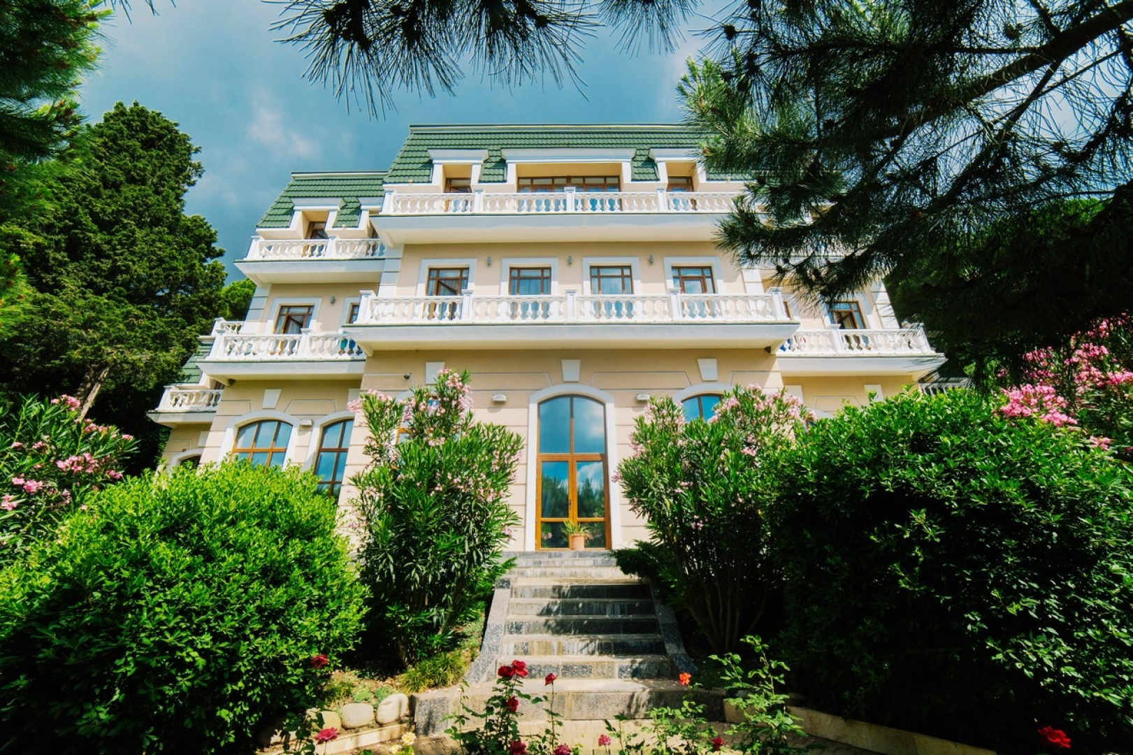 Вилла Дивный Мир Карасан