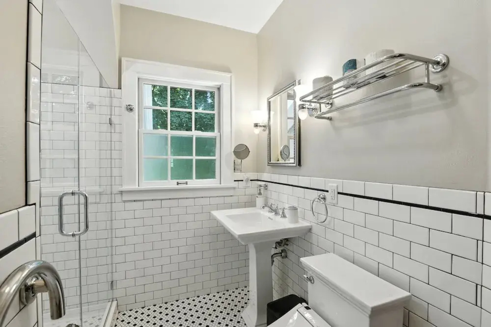 Charming Manville Heights Cottage Retreat 3 Bedroom Home