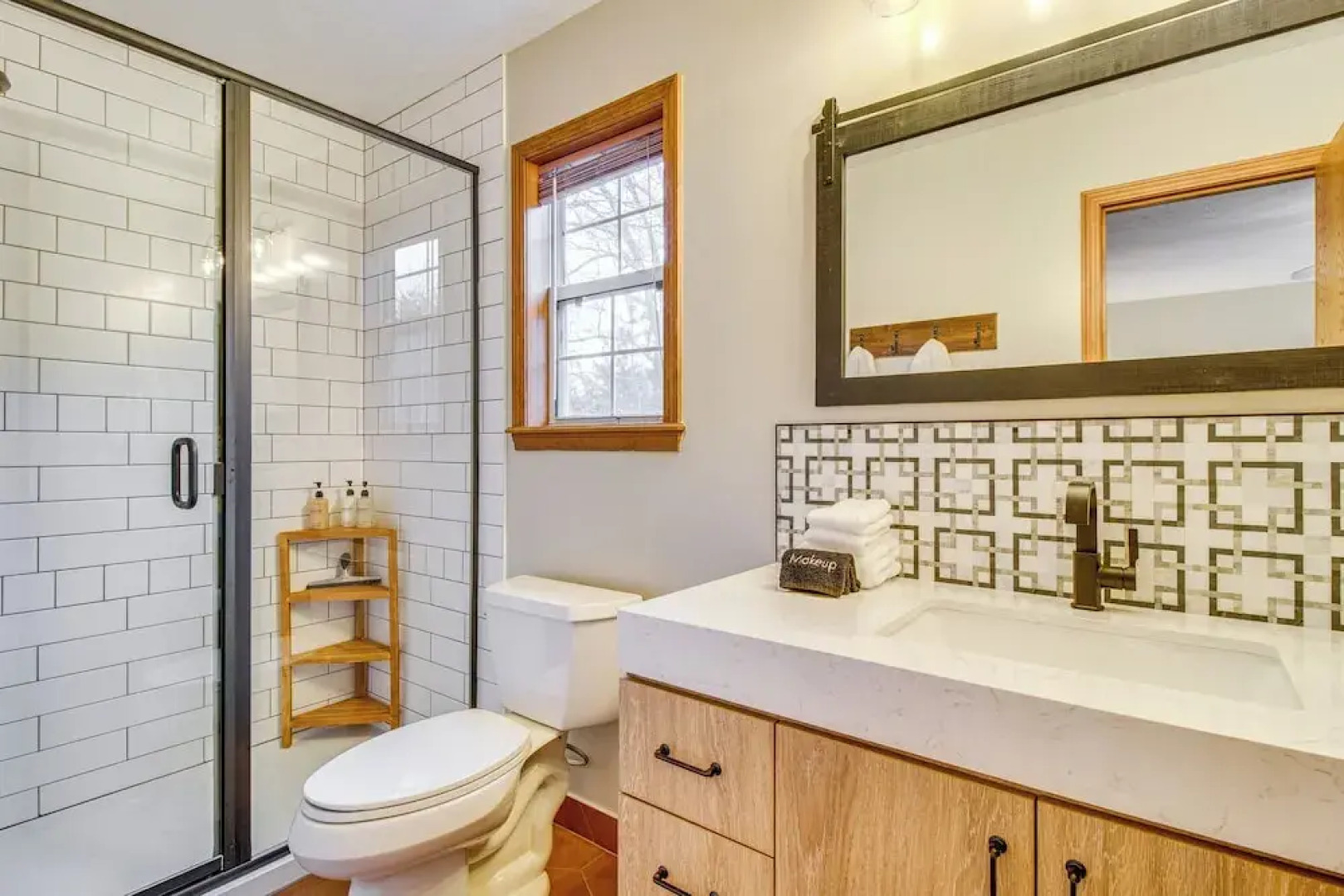 < 1 Mi to Bull Shoals Lake: 'the Blue Quill'