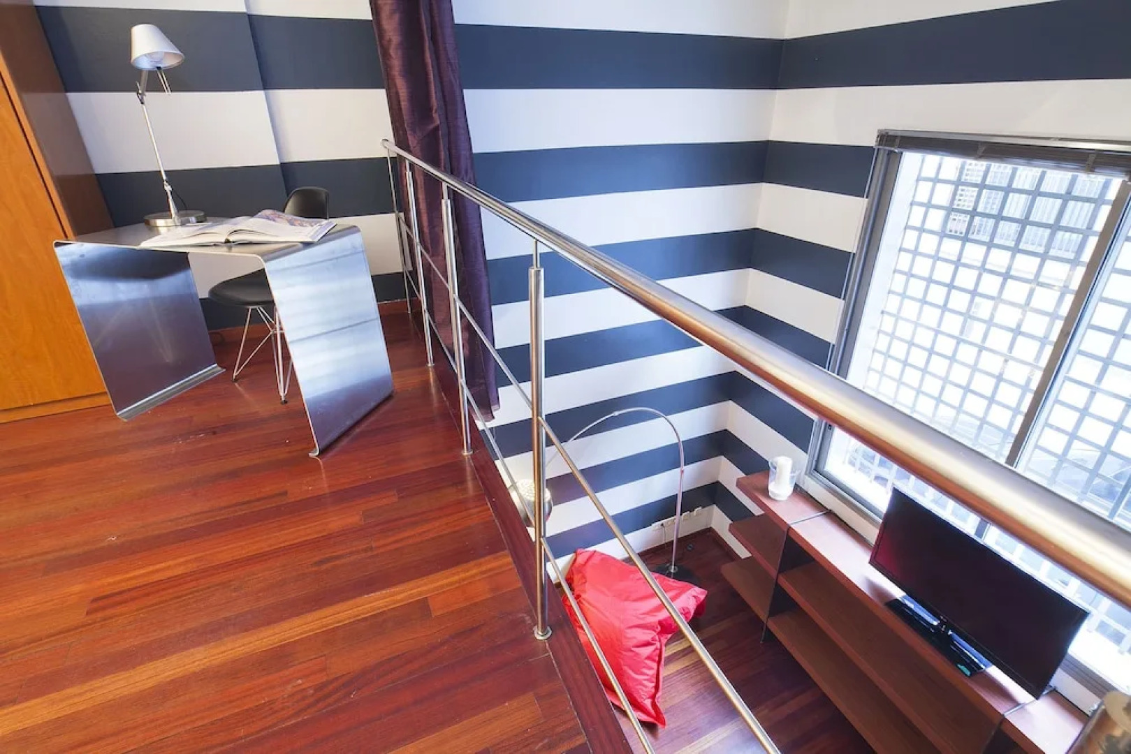 My Space Barcelona Gracia Pool B32