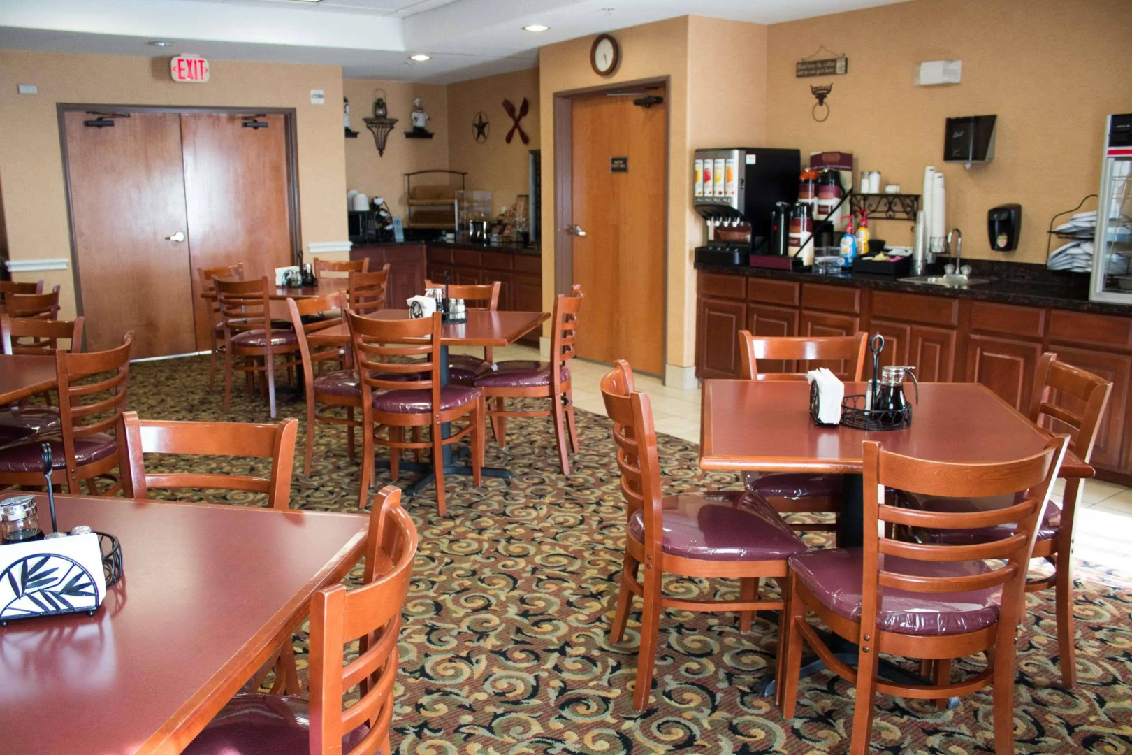 Best Western Plus San Antonio East Inn & Suites