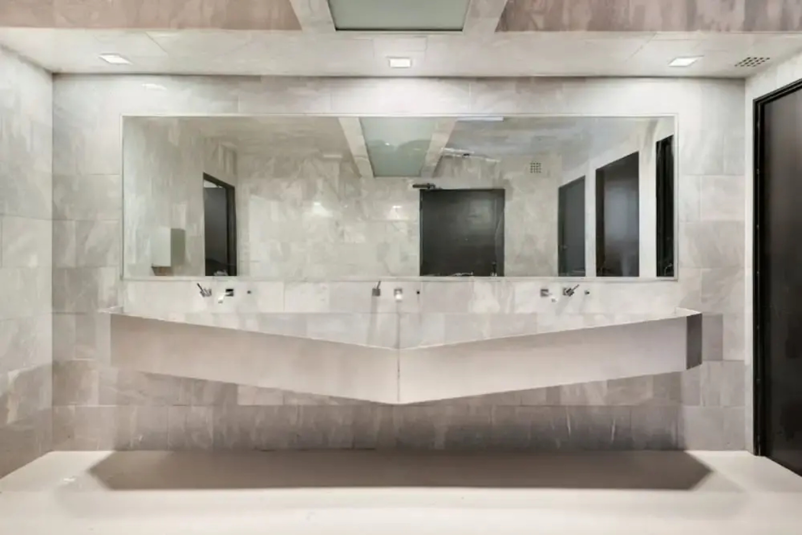 Glass Villa East Hampton