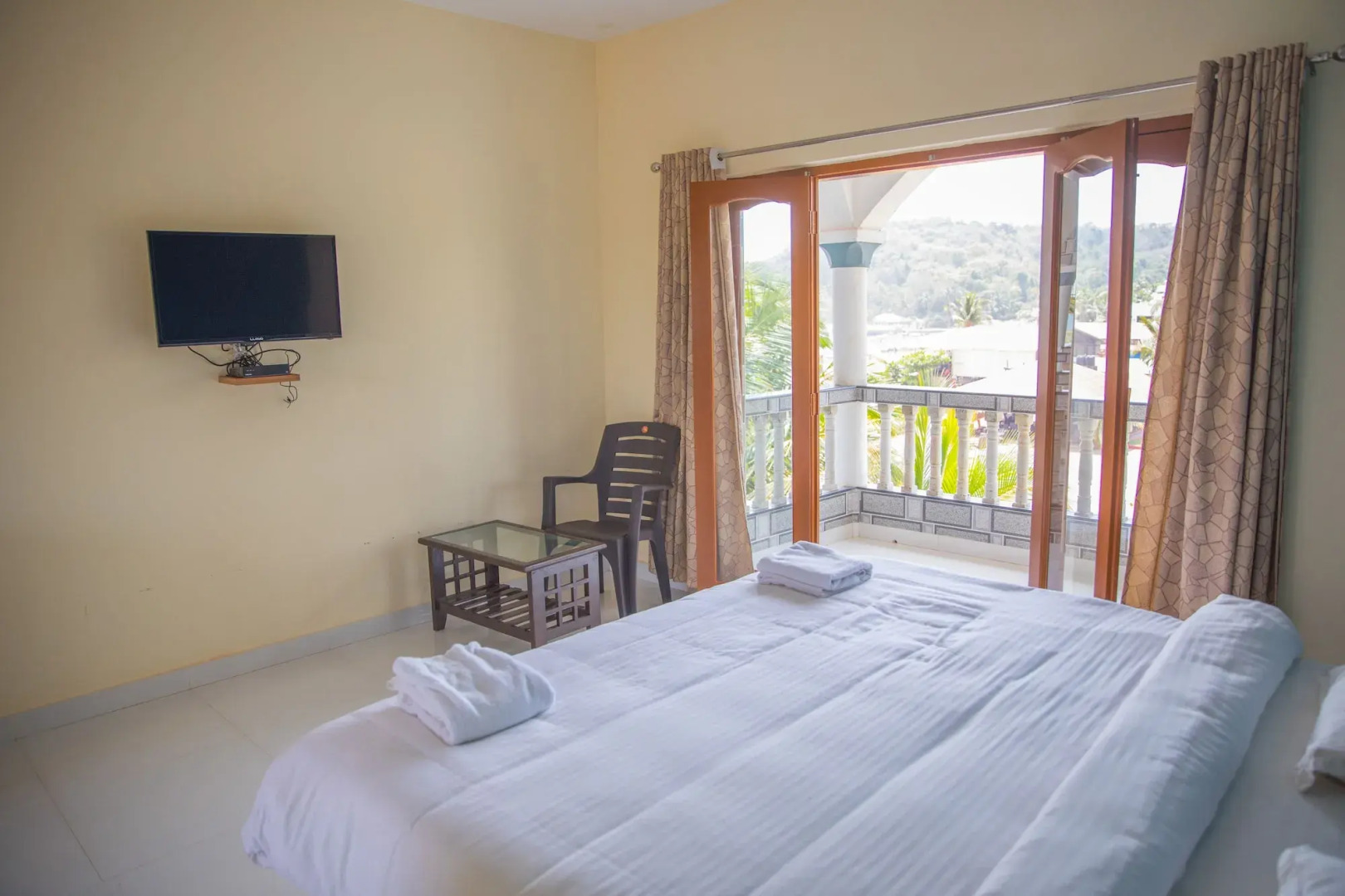 Larios Beach Holidays