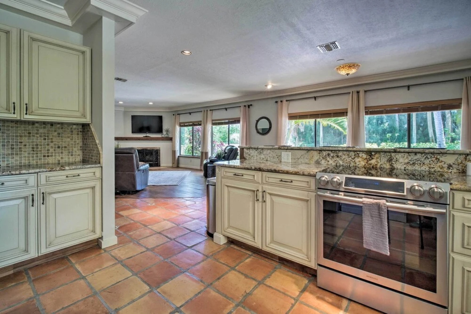 Merritt Island Oasis: 5 Mi to Satellite Beach!