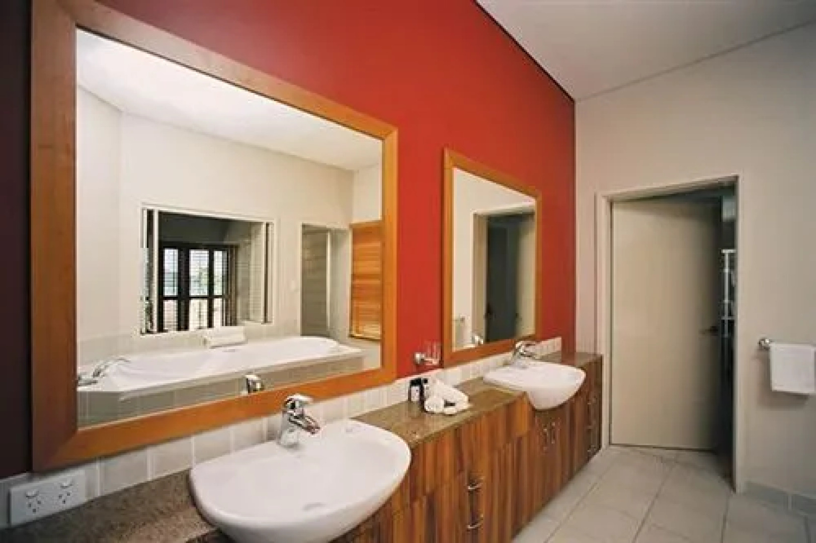 Portside Whitsunday Luxury Holiday Apartments