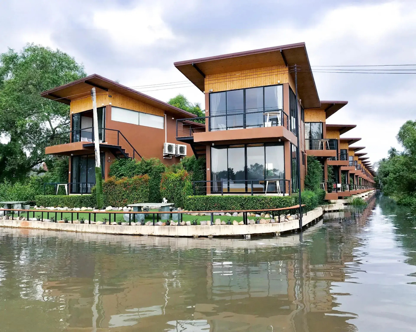 The Grace Amphawa Resort