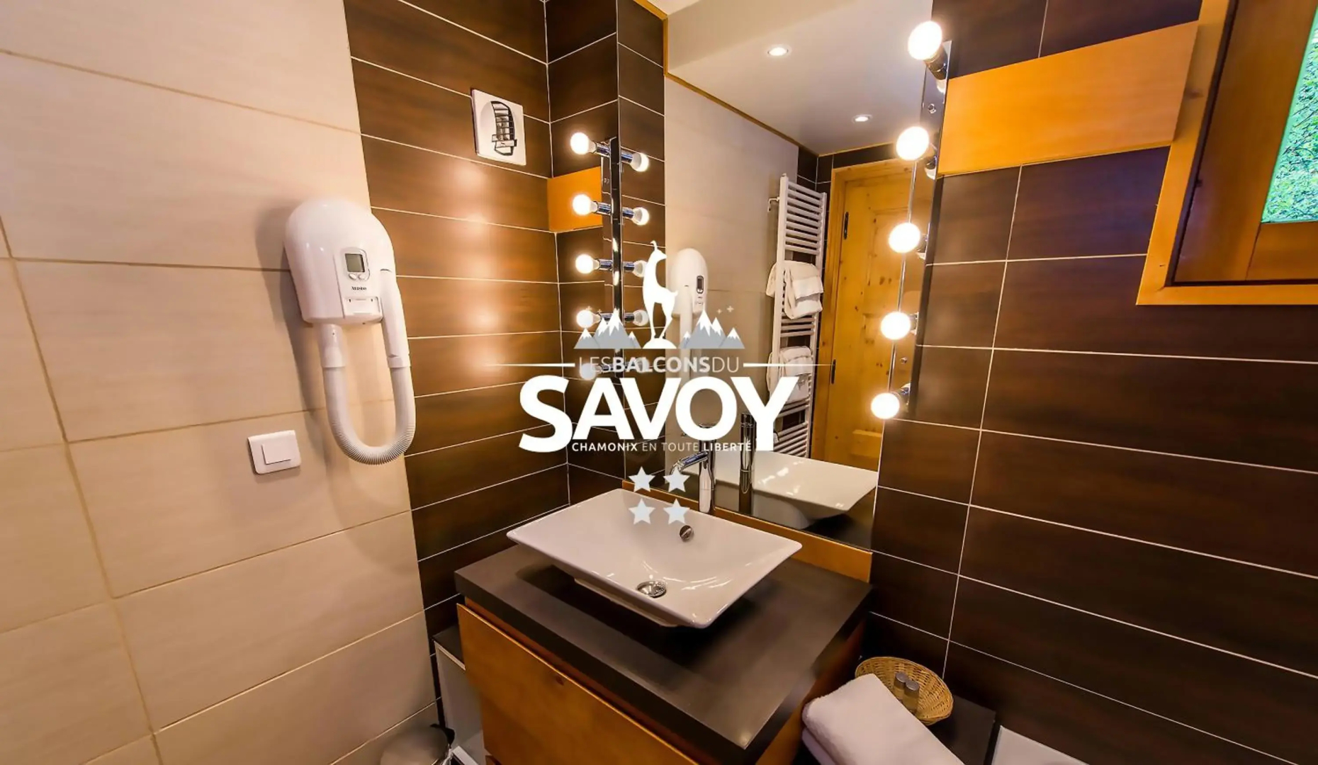 Les Balcons du Savoy