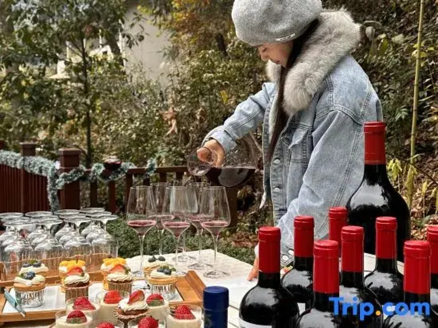 Phoenix Xueqingji Humanity Banshan Homestay (Phoenix Ancient City Branch)